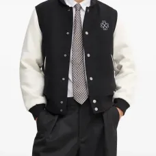 Куртка на пуговицах