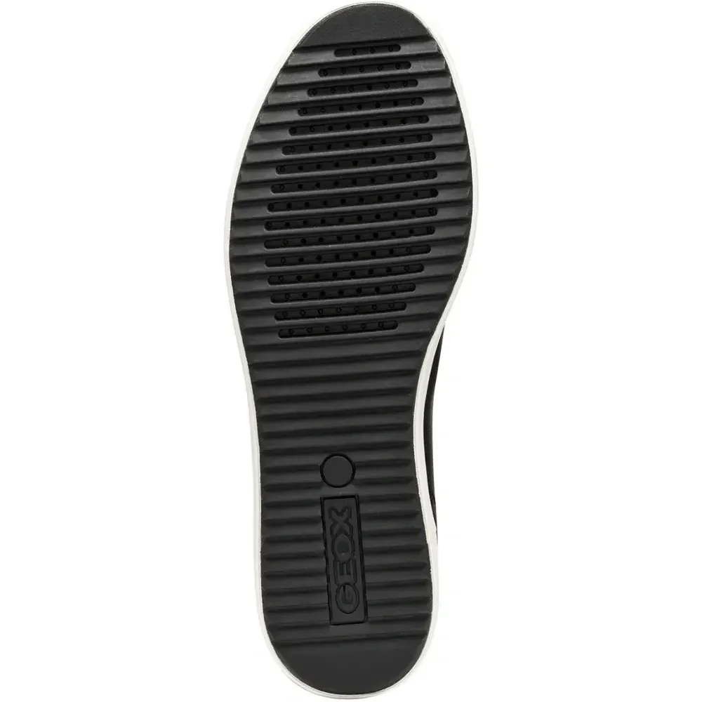 Кроссовки на шнуровке