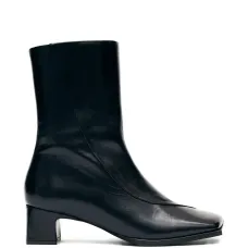 Сапоги с квадратным носком Сапоги с квадратным носком