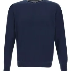 Свитер с круглым вырезом