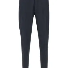 Зауженные брюки с подворотами