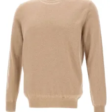 Свитер с круглым вырезом