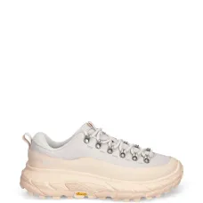 Кроссовки с люверсами