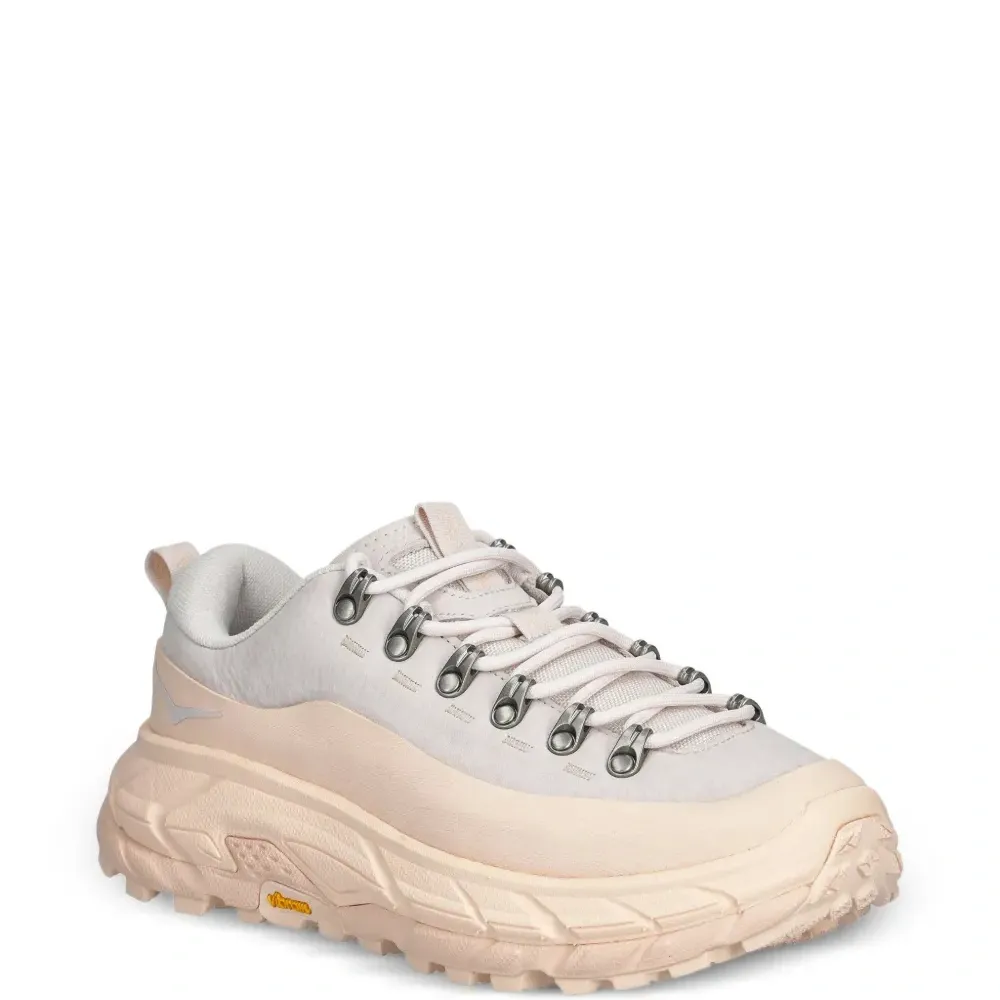 Кроссовки с люверсами