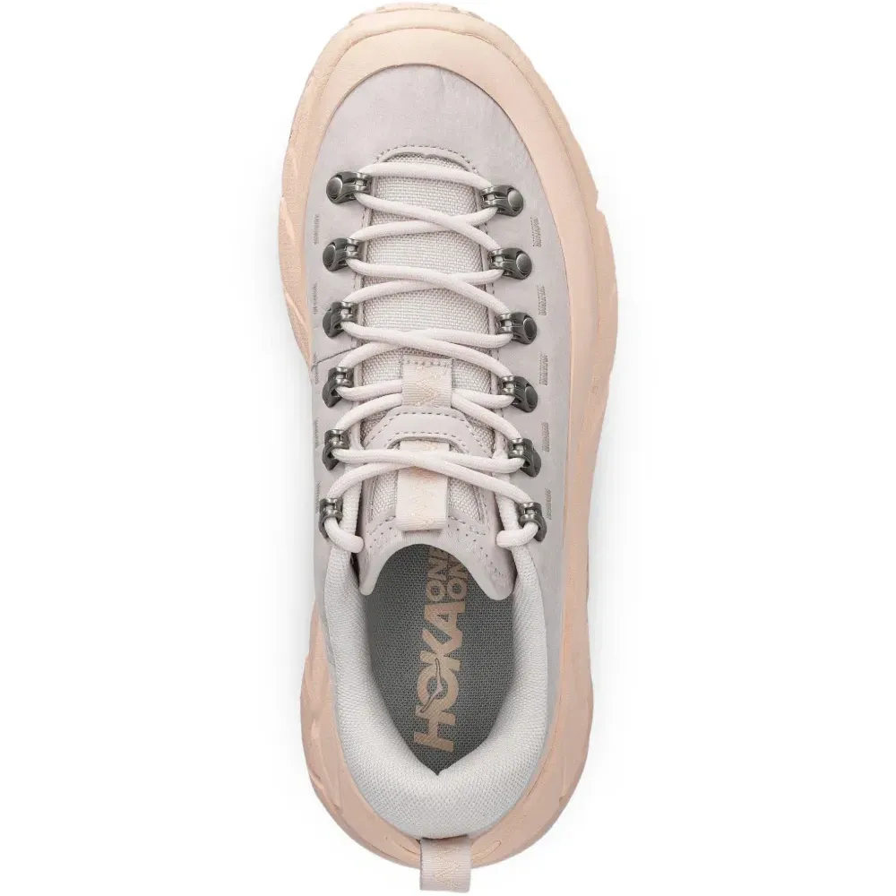 Кроссовки с люверсами