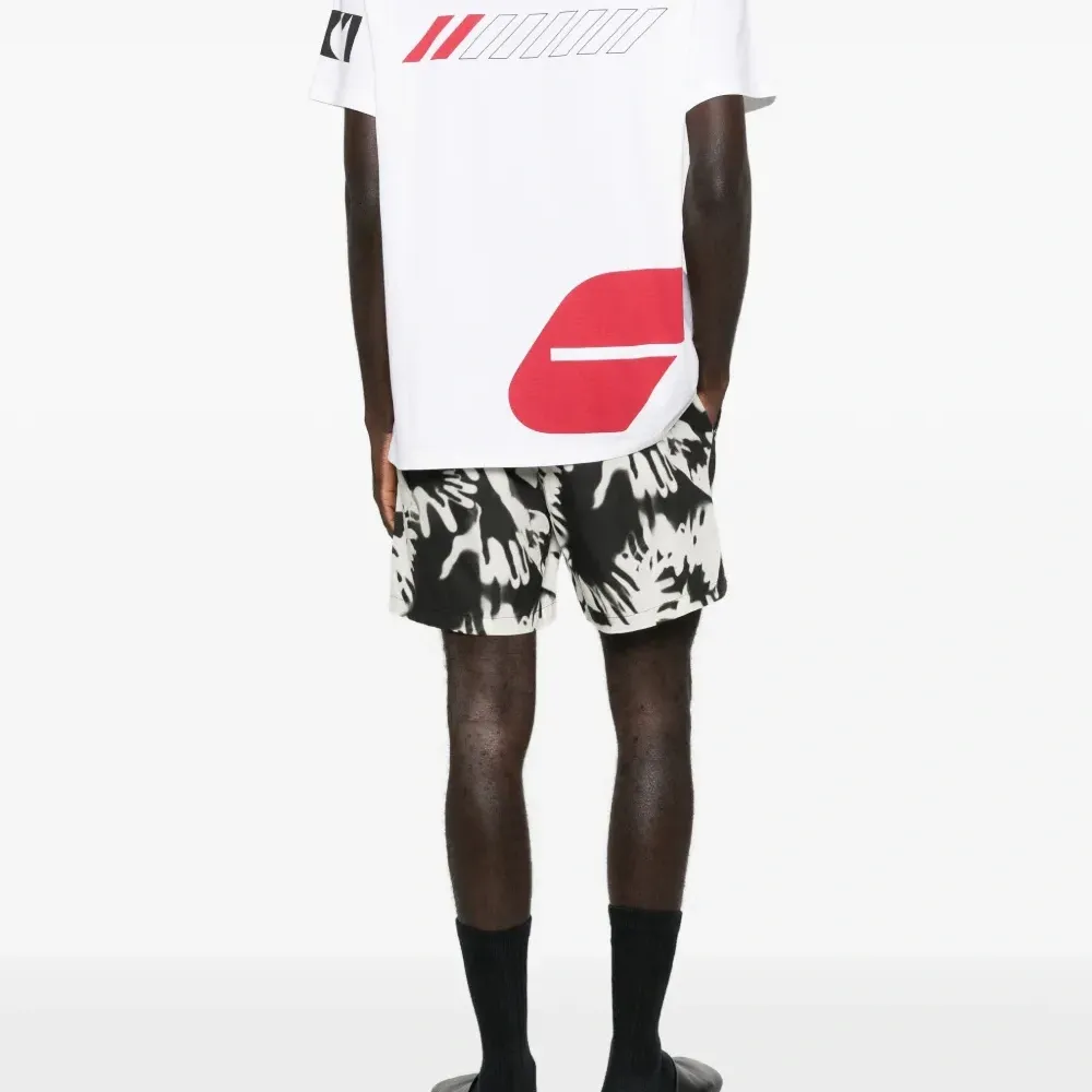 Футболка с принтом