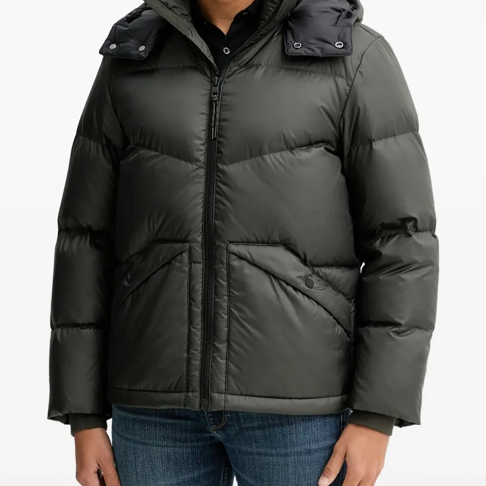 Пуховик с капюшоном