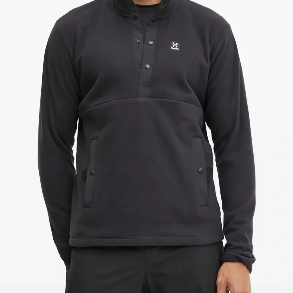 Толстовка Mora с воротником на пуговицах