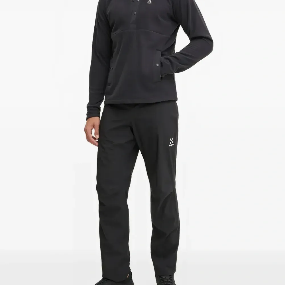 Толстовка Mora с воротником на пуговицах