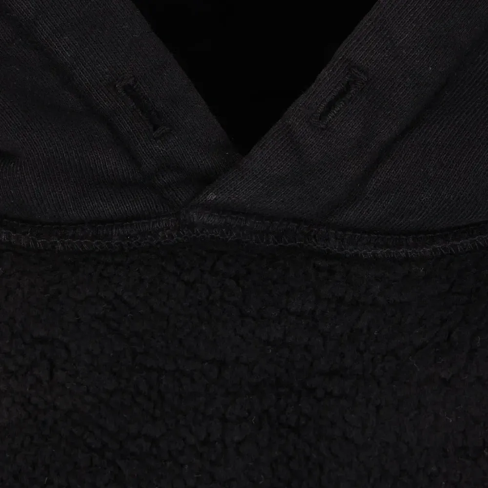 Свитер с капюшоном и графичным принтом Свитер с капюшоном и графичным принтом