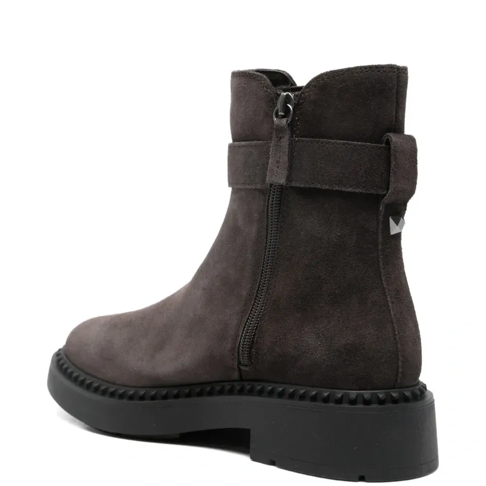 Ботинки с пряжками