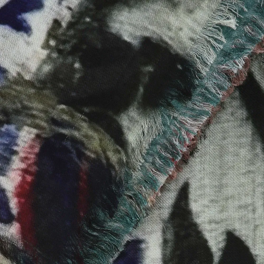 Шарф Crimson с бахромой