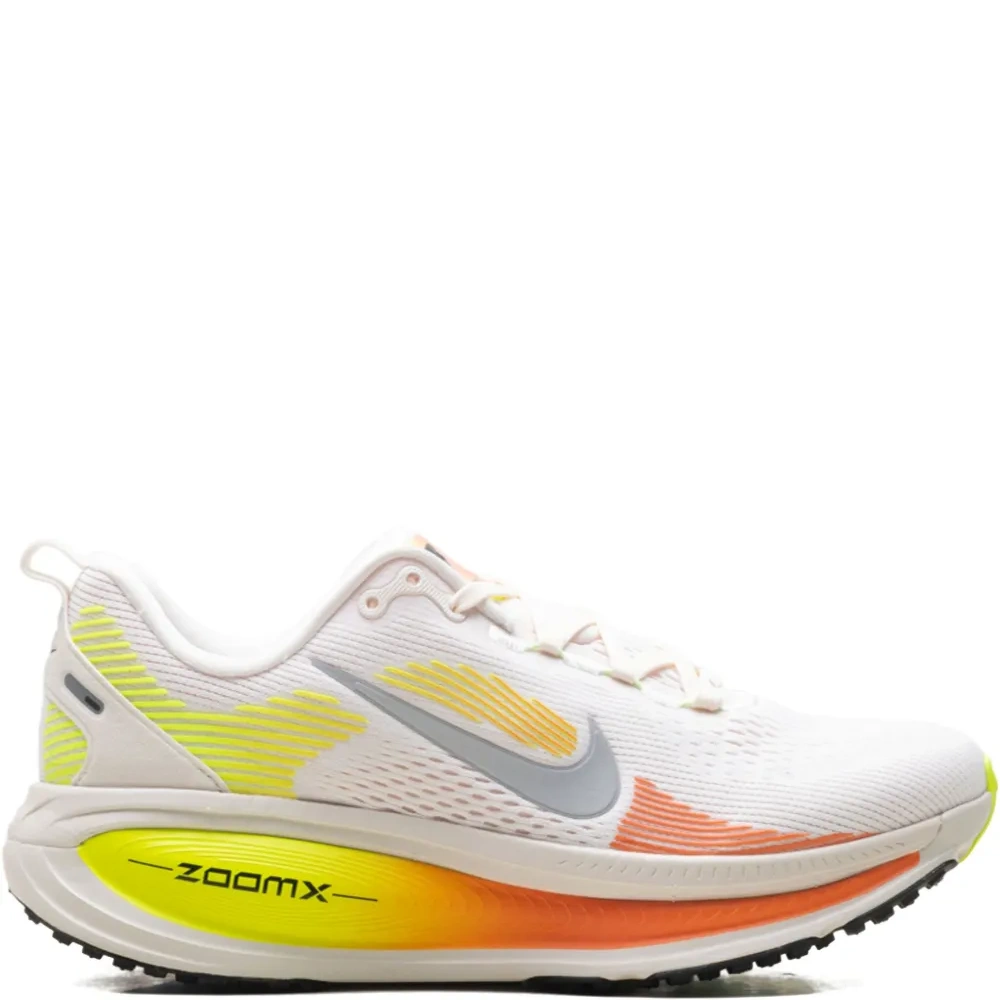 Кроссовки Vomero 18