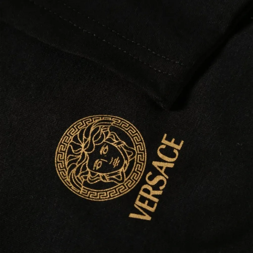 Футболка с логотипом