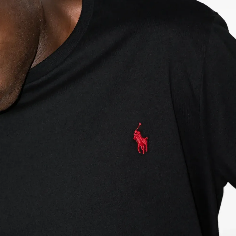 Футболка с логотипом