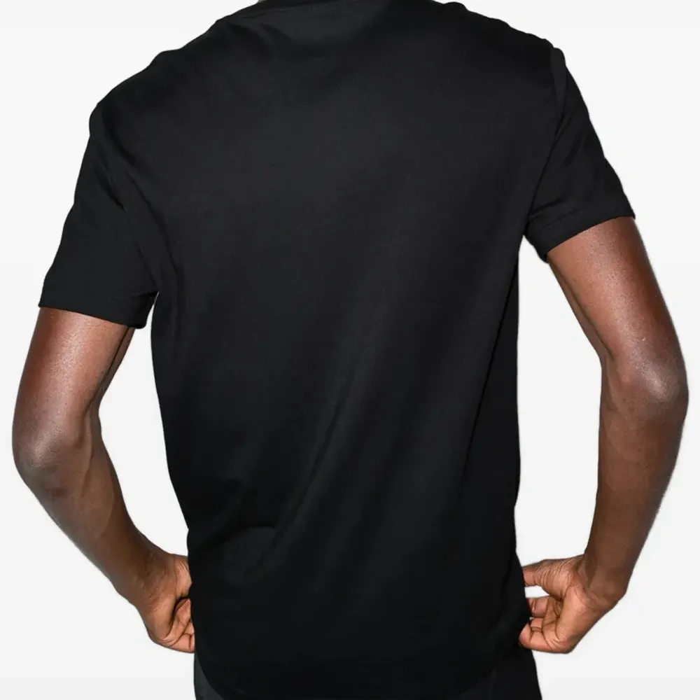 Футболка с логотипом