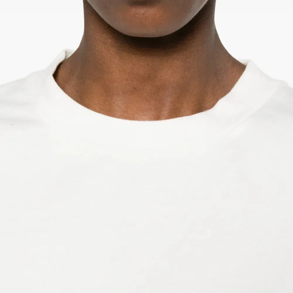 Футболка с круглым вырезом