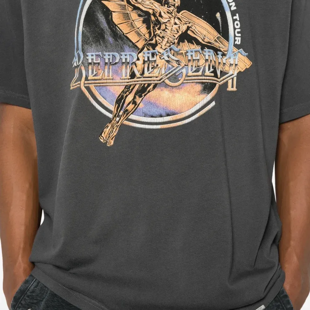 Футболка Golden Tour с графичным принтом