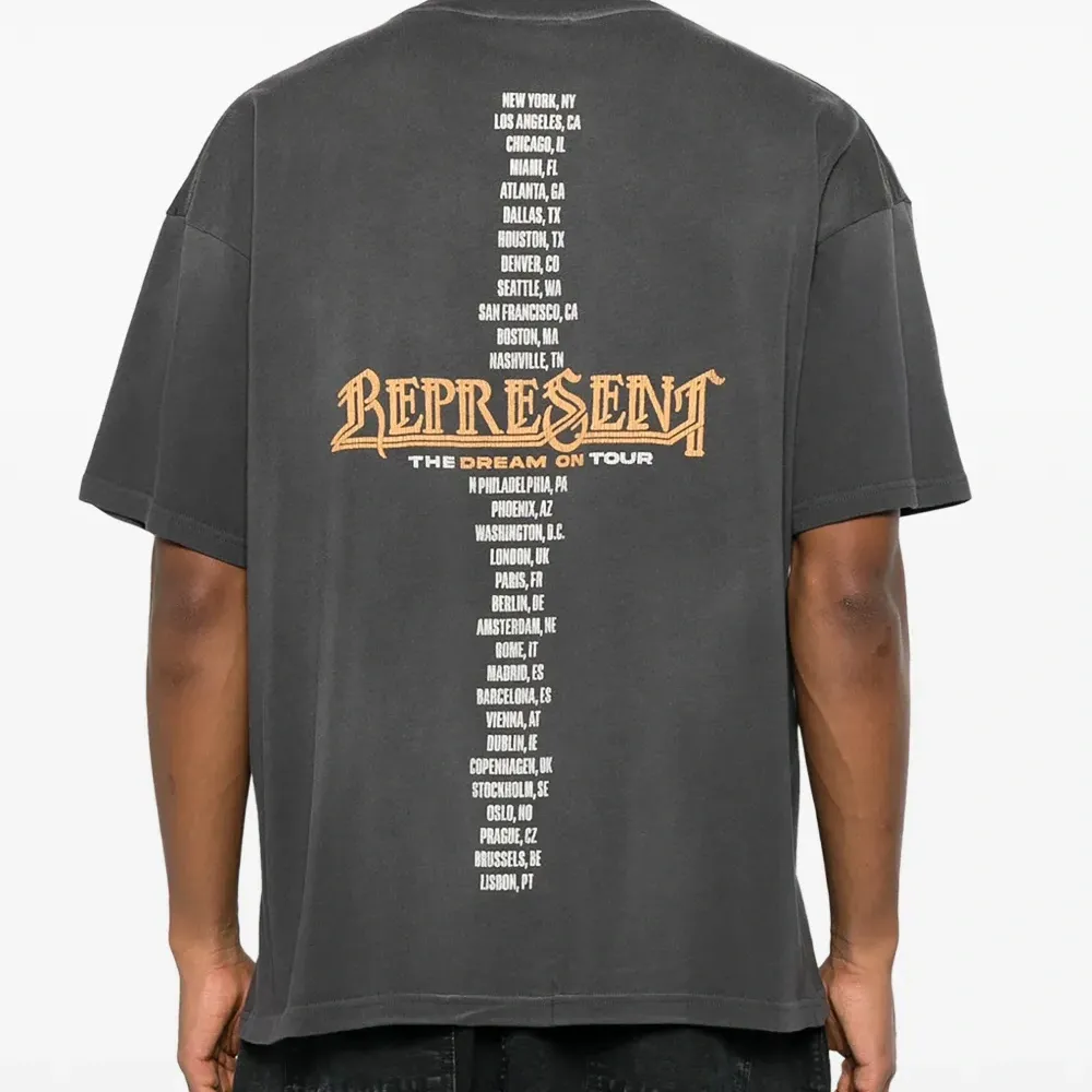 Футболка Golden Tour с графичным принтом