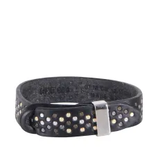 Браслет с заклепками