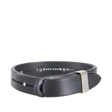 Браслет с заклепками