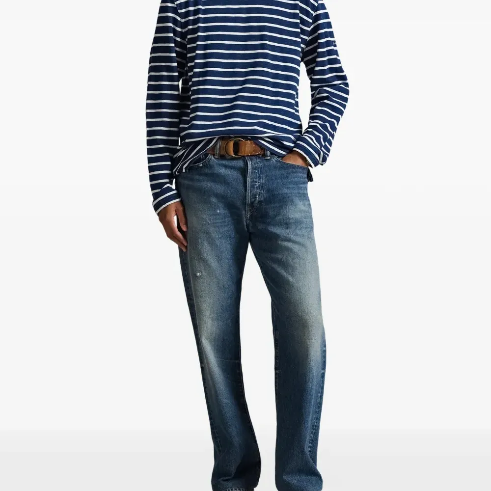 Полосатый топ с вырезом-лодочкой