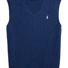 Жилет фактурной вязки с вышитым логотипом Жилет фактурной вязки с вышитым логотипом