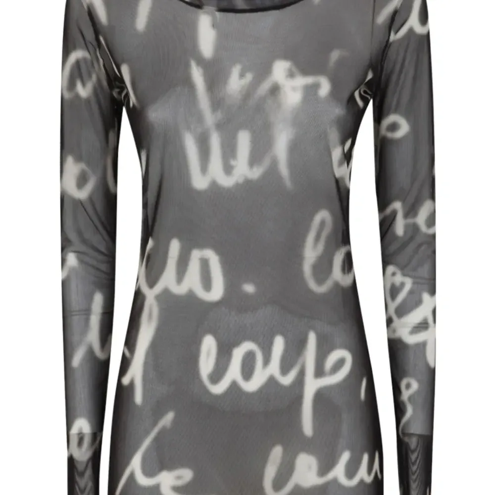 Топ с текстовым принтом