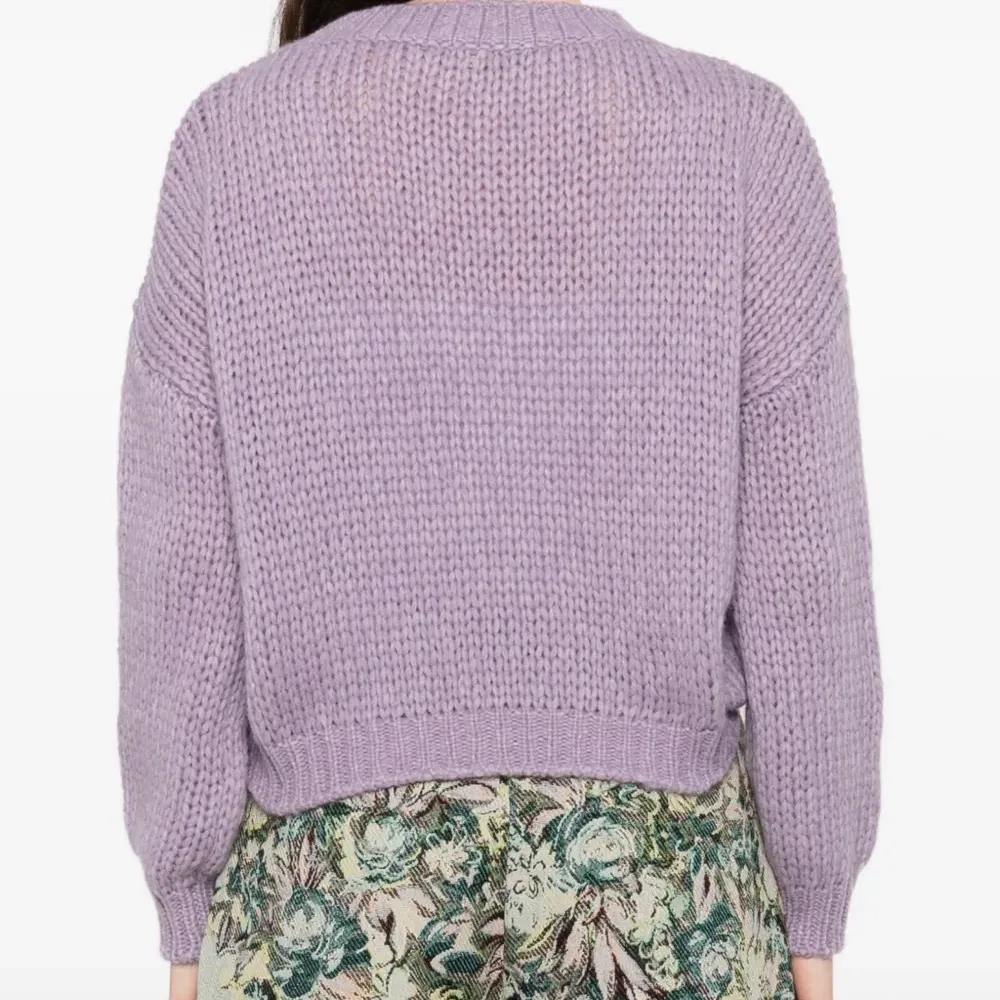 Вязаный свитер в рубчик