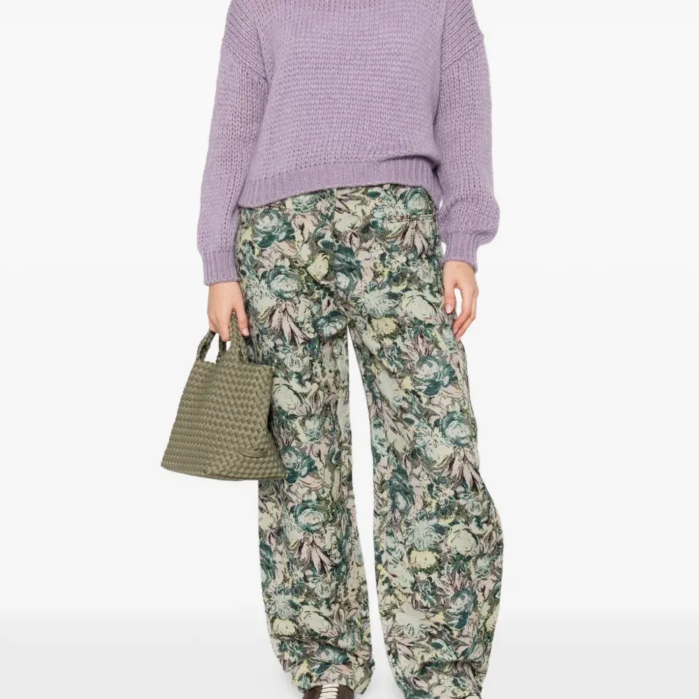 Вязаный свитер в рубчик