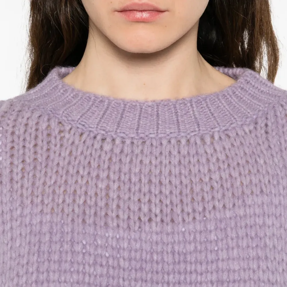 Вязаный свитер в рубчик