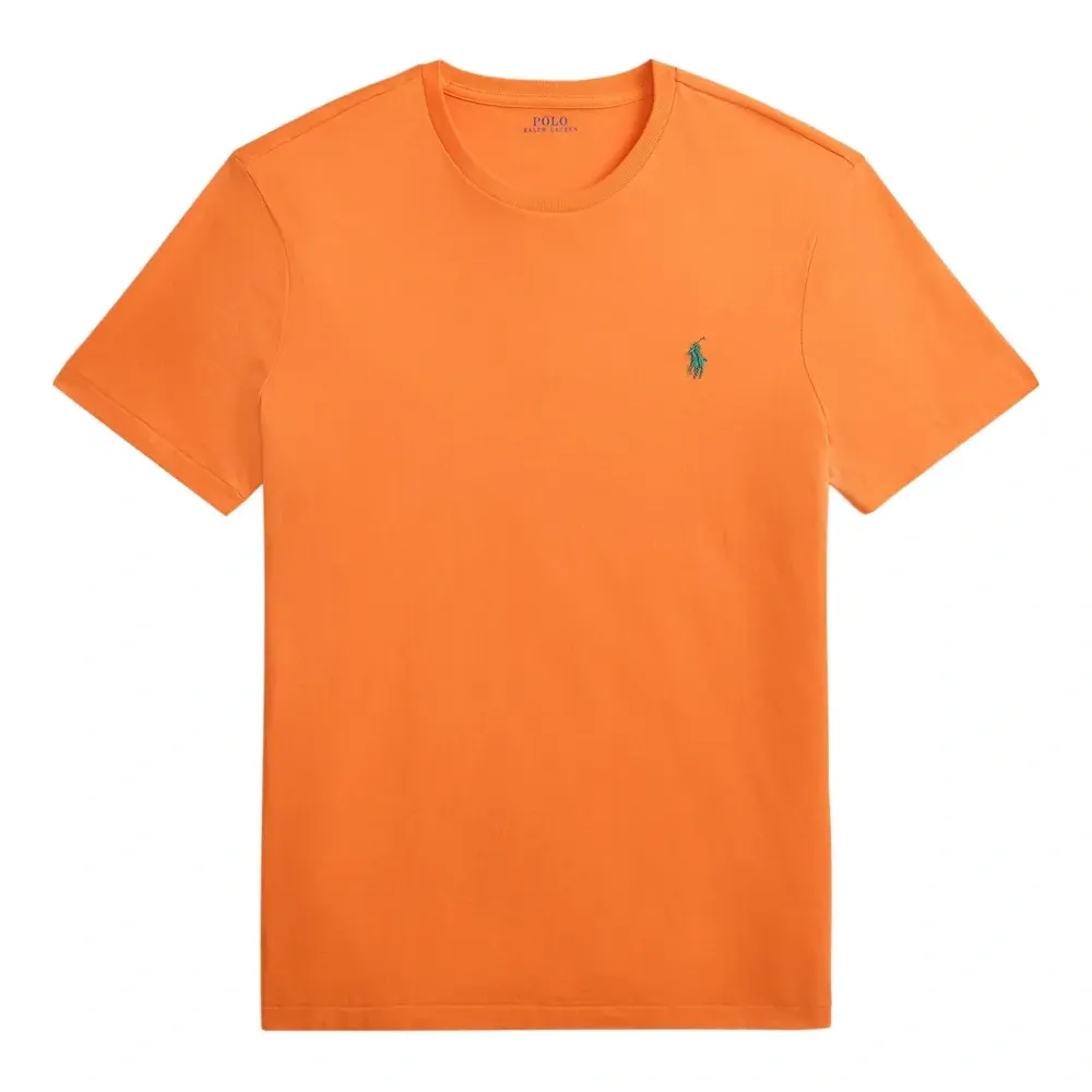 Футболка с вышивкой