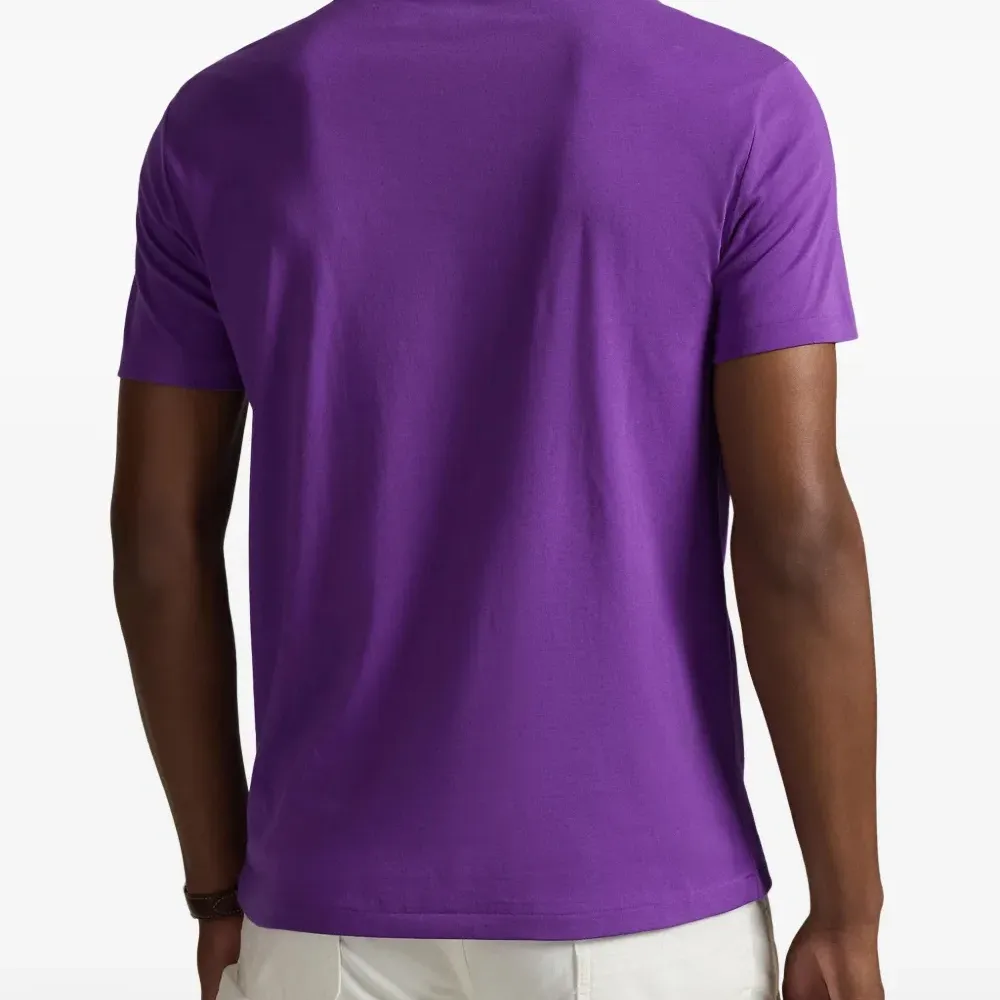 Футболка с круглым вырезом