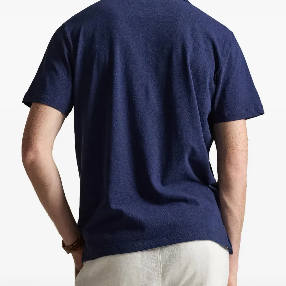 Футболка с вышивкой