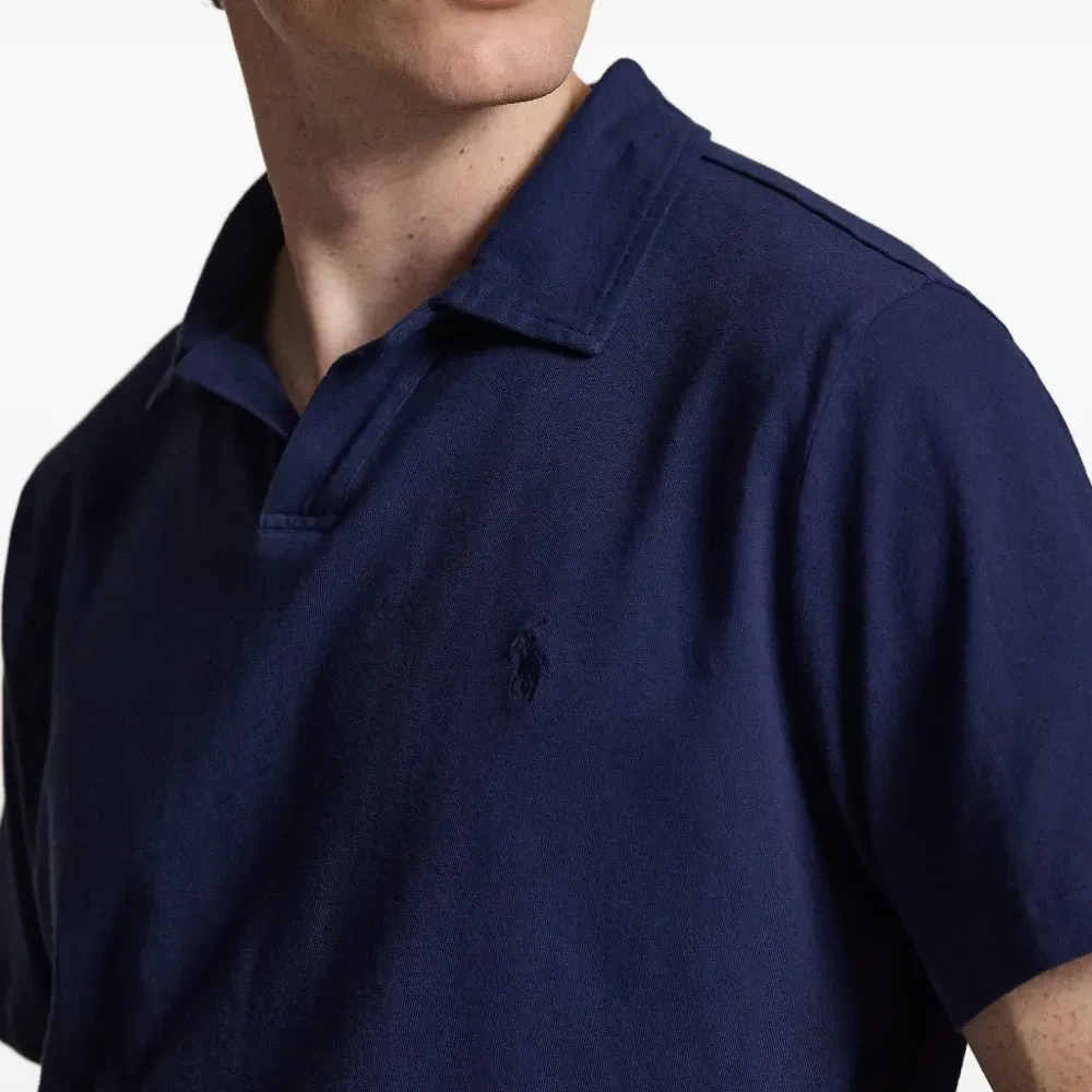 Футболка с вышивкой