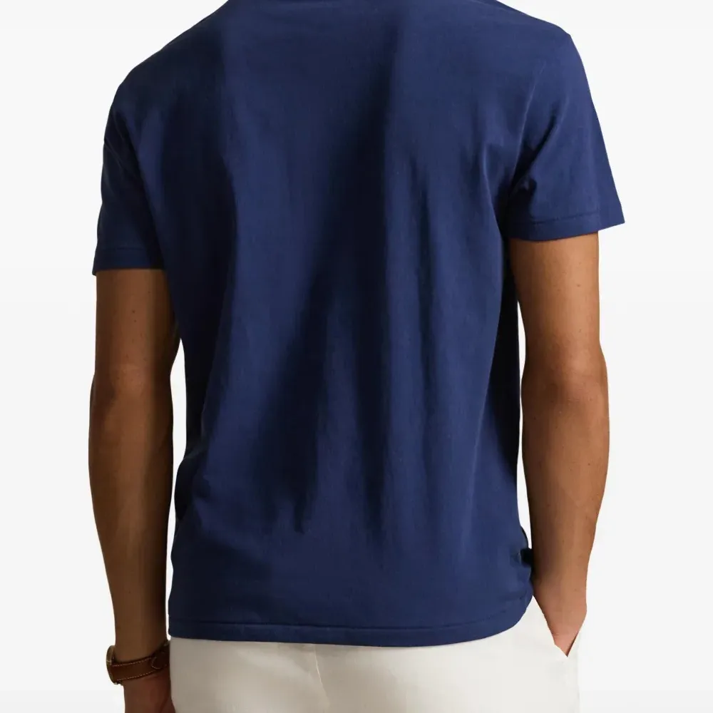 Футболка с логотипом