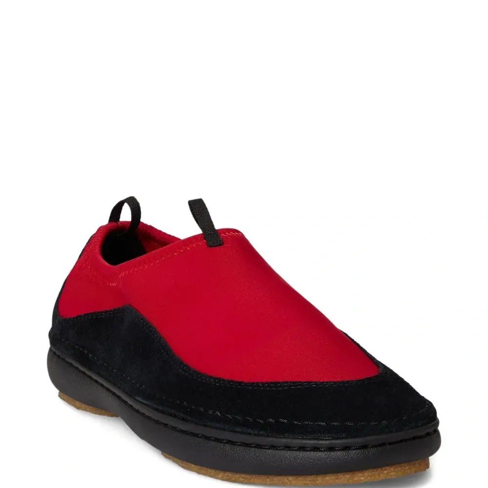 Кроссовки со вставками