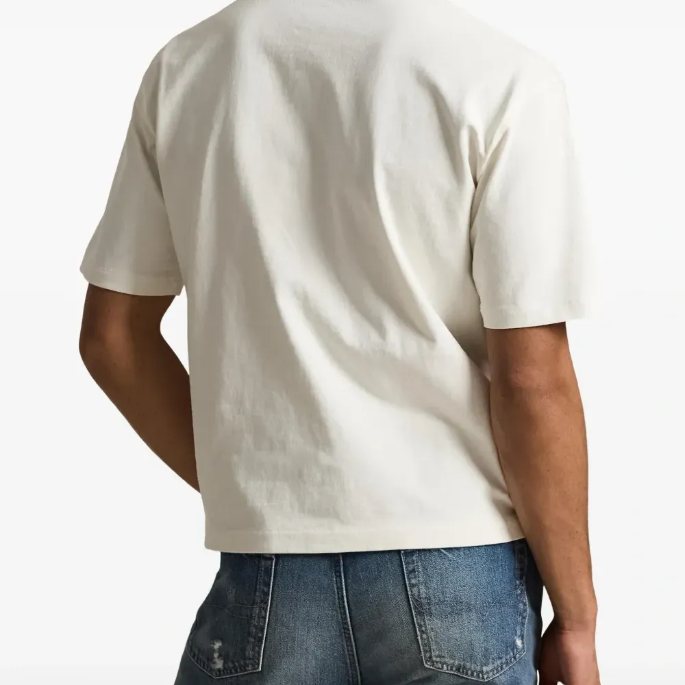 Футболка с вышитым логотипом