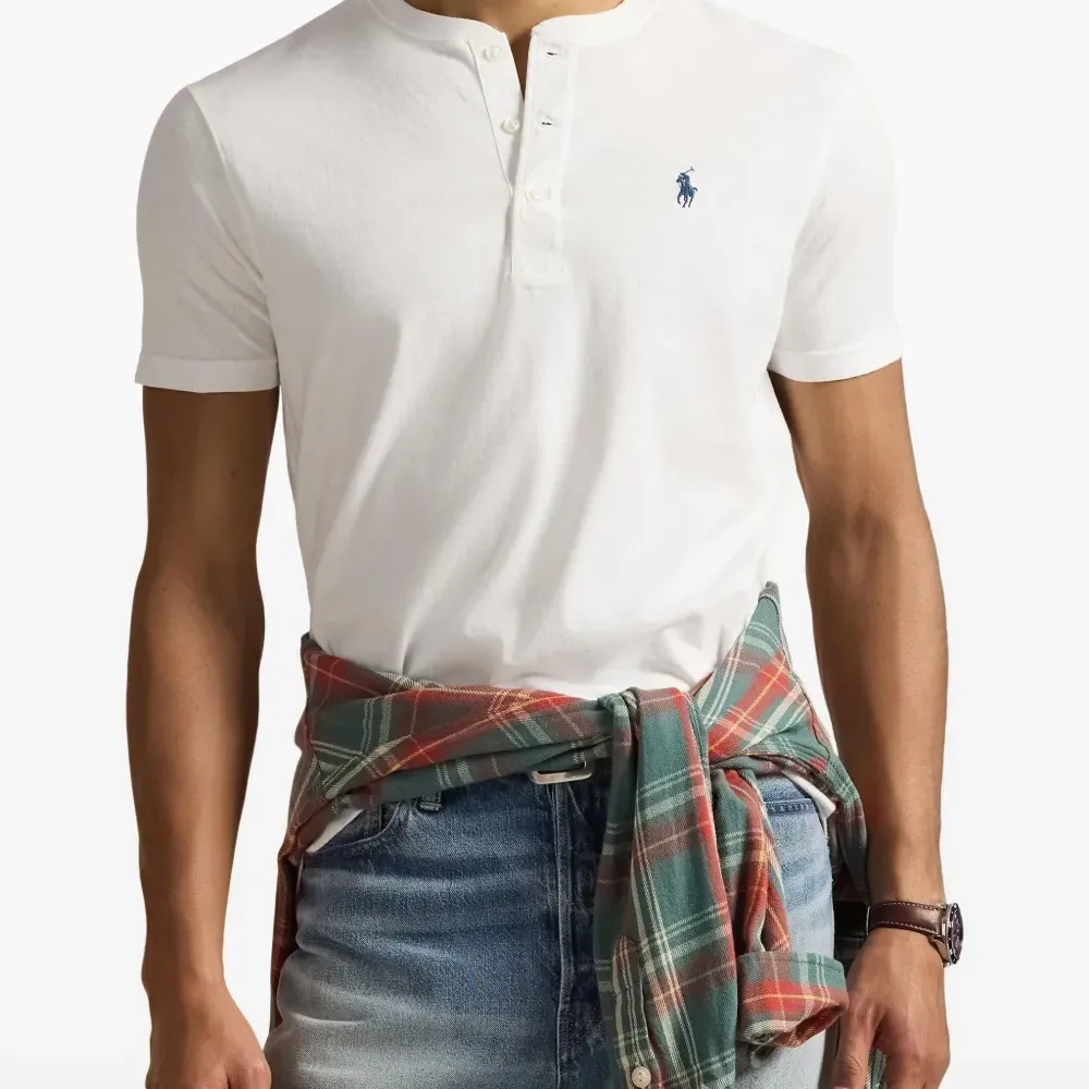 Футболка Henley