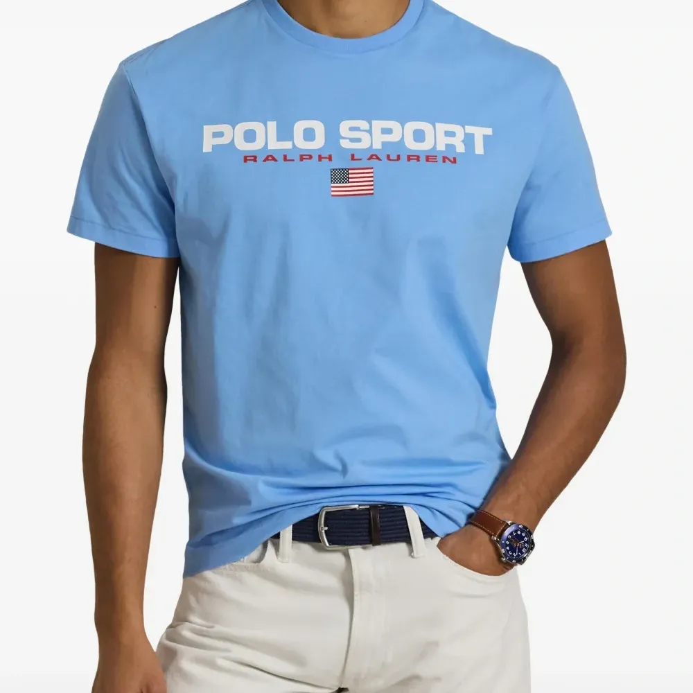 Футболка с логотипом