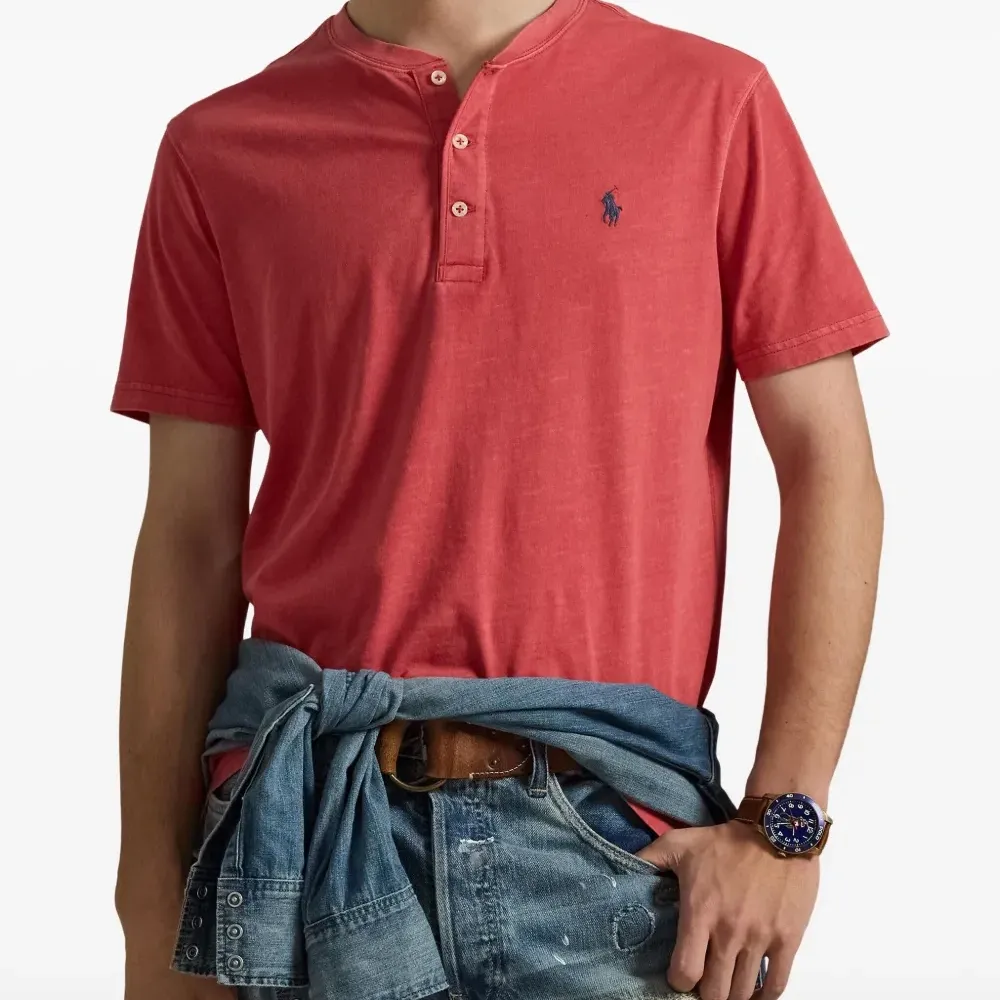 Футболка Henley