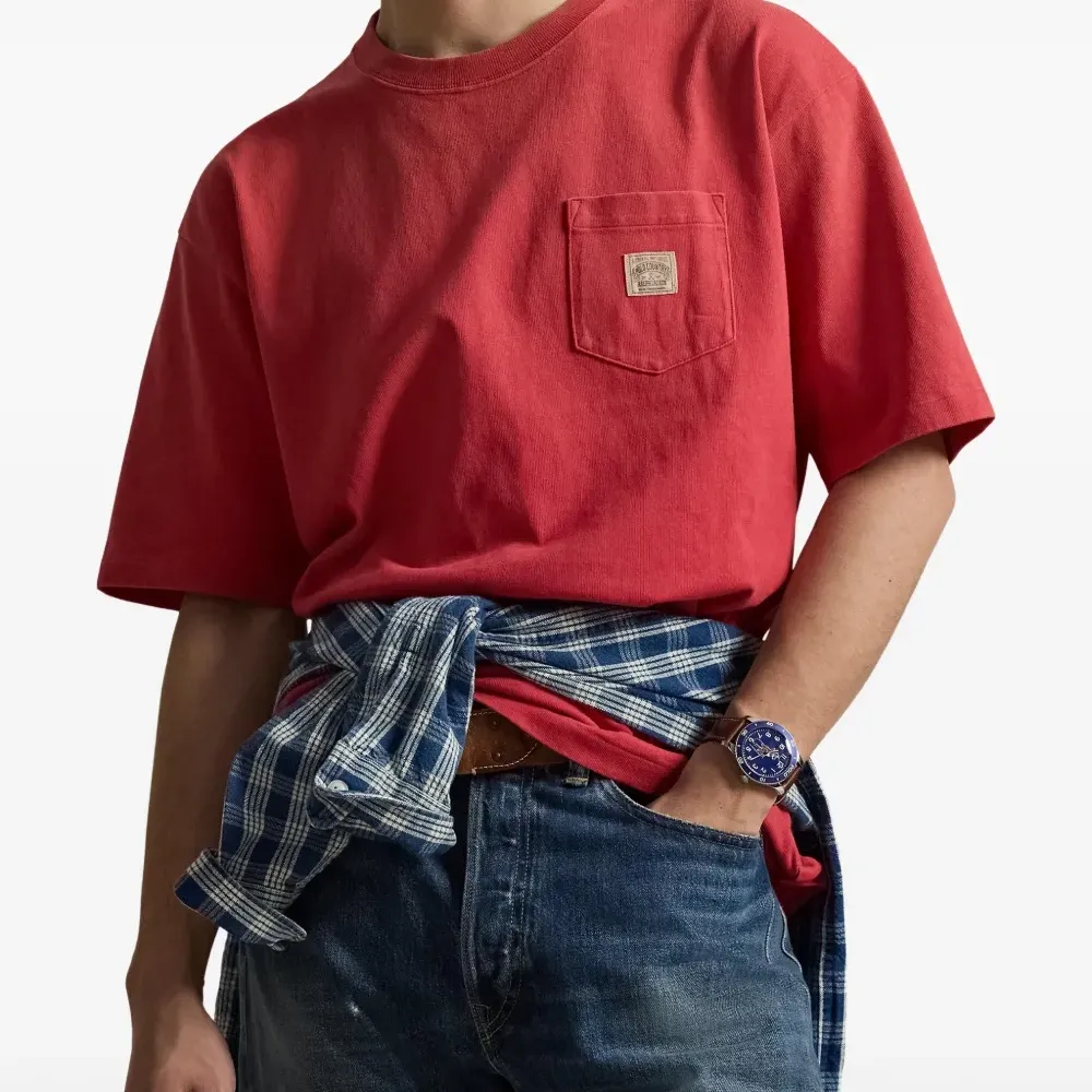 Футболка с накладным карманом
