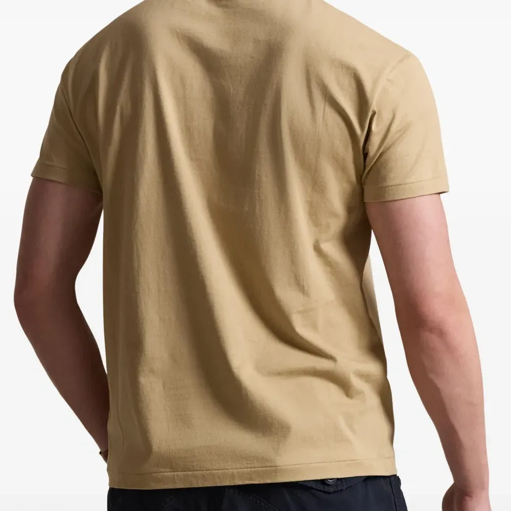 Футболка с логотипом