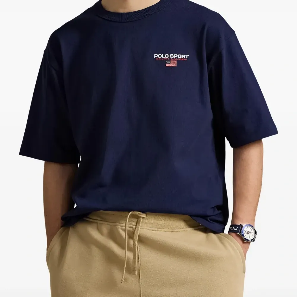 Футболка с логотипом