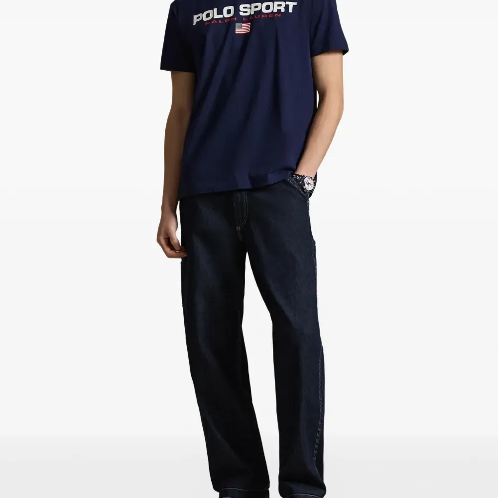 Футболка с логотипом