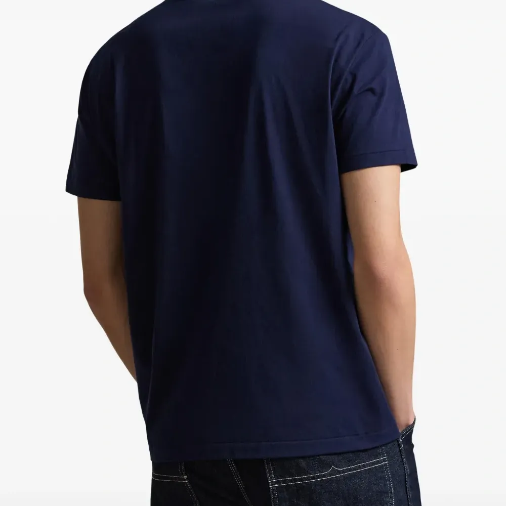 Футболка с логотипом