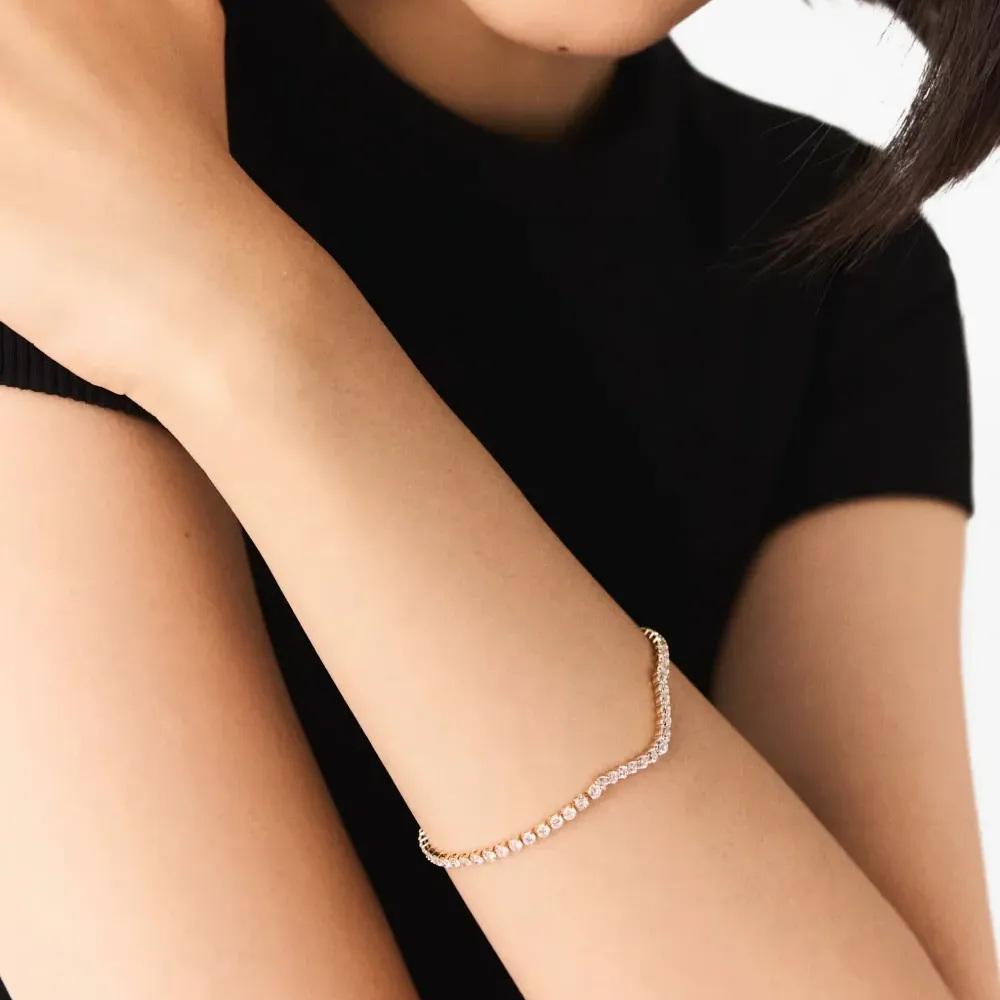 Теннисный браслет, украшенный кристаллами