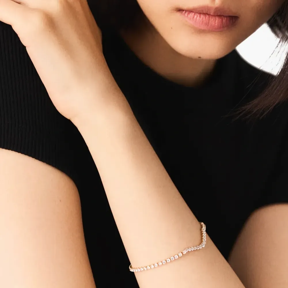 Теннисный браслет, украшенный кристаллами