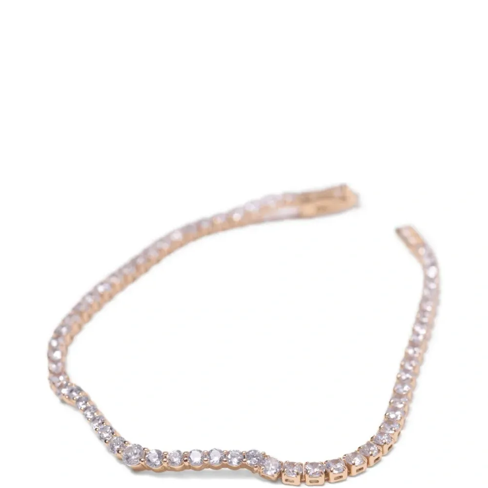 Теннисный браслет, украшенный кристаллами