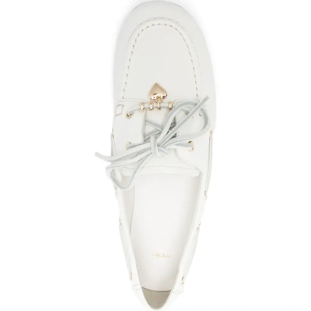 Топсайдеры со шнуровкой